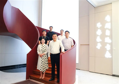 熱烈歡迎省委統(tǒng)戰(zhàn)部張部長一行蒞臨客來福家居股份有限公司指導工作！