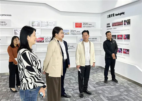 熱烈歡迎瑤海區(qū)范區(qū)長等領(lǐng)導(dǎo)一行來訪客來福家居股份有限公司參觀指導(dǎo)！